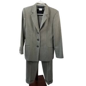 Harve Benard Pleated Pants Suit   Gray Chevron Lined Light Wool Excellent 10 P